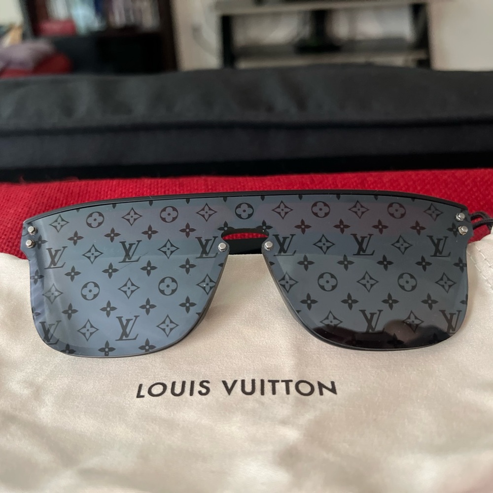 Authentic LV Waimea Men Sunglasses